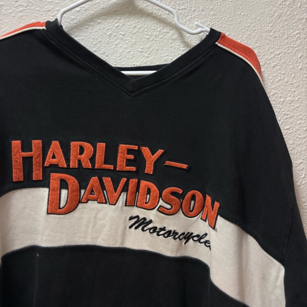 Vintage Harley-Davidson Black Tee with Winged Logo Detail - Picture 2 of 10